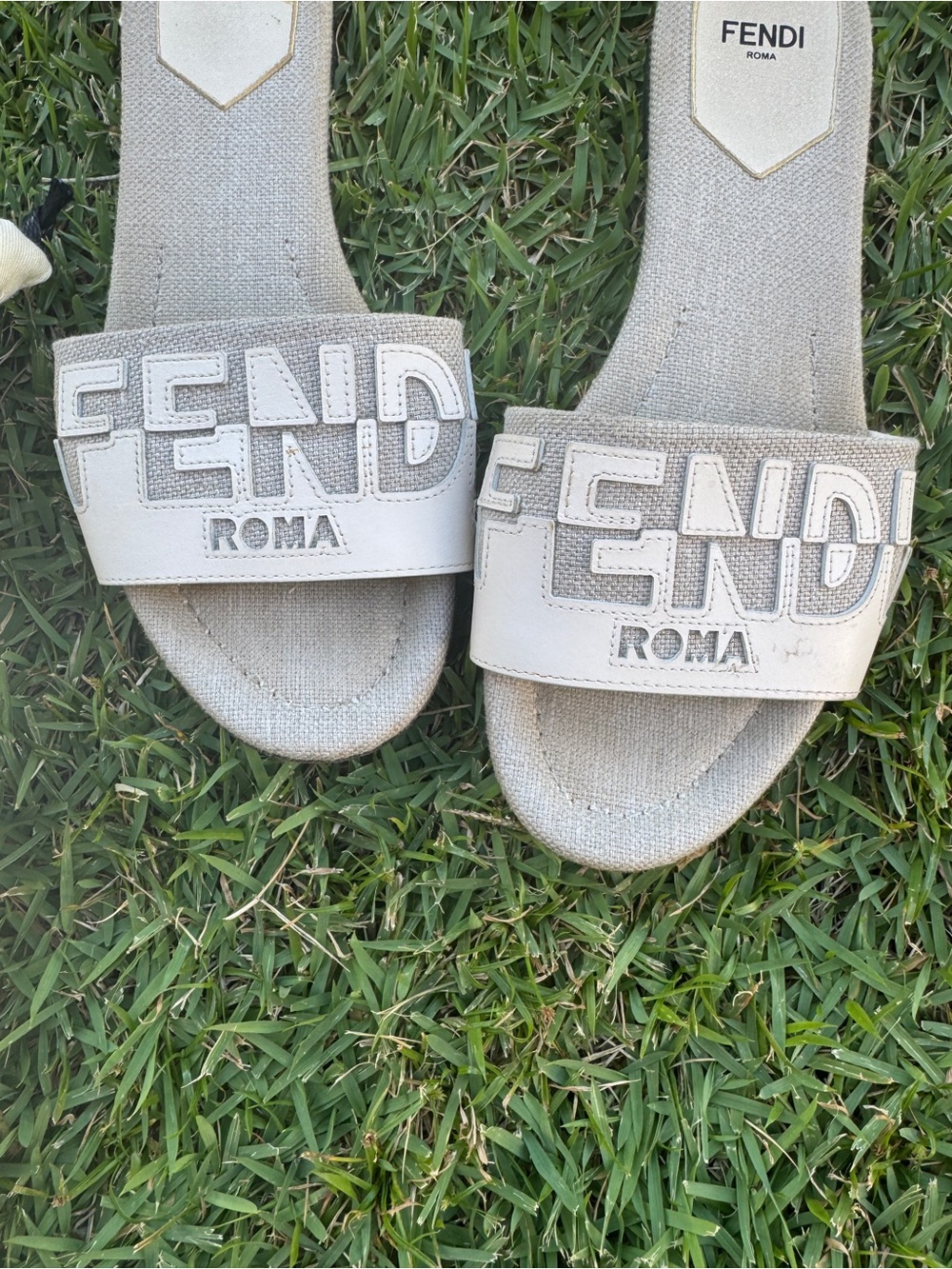 100% Auth Fendi Beige Logo Slide Sandals - Picture 5 of 7